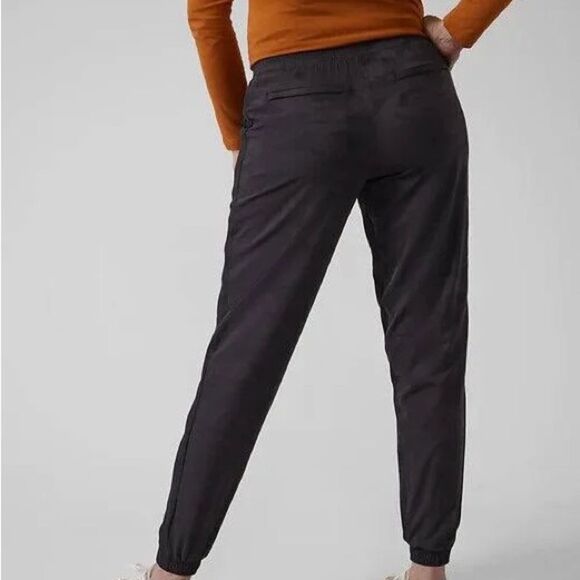 Athleta Brooklyn Lined Joggers Size 12 Black Camo Relaxed Athletic Track Pants - Picture 3 of 9